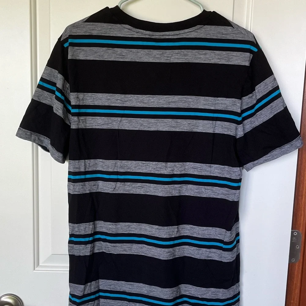 Men’s Tony Hawk Blue Striped Shirt - Picture 4 of 6
